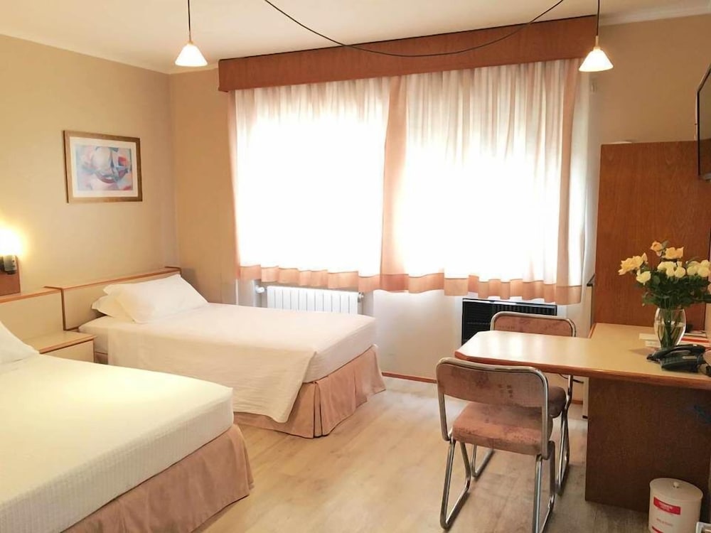 Cosmos Hotel 17/52