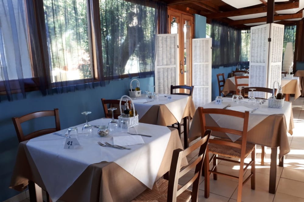 restaurant-cafeteria