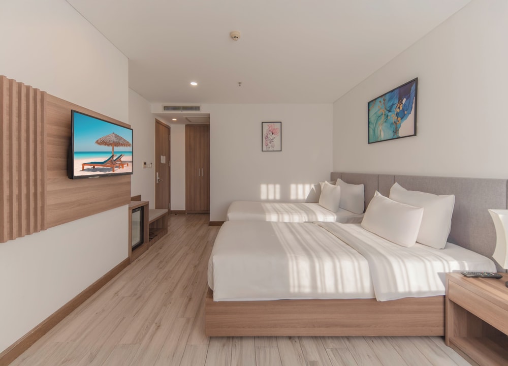 SUPERIOR, DOUBLE OR TWIN BED