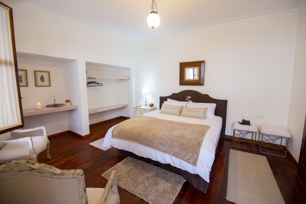 LECLERC HOTEL BOUTIQUE 22/70