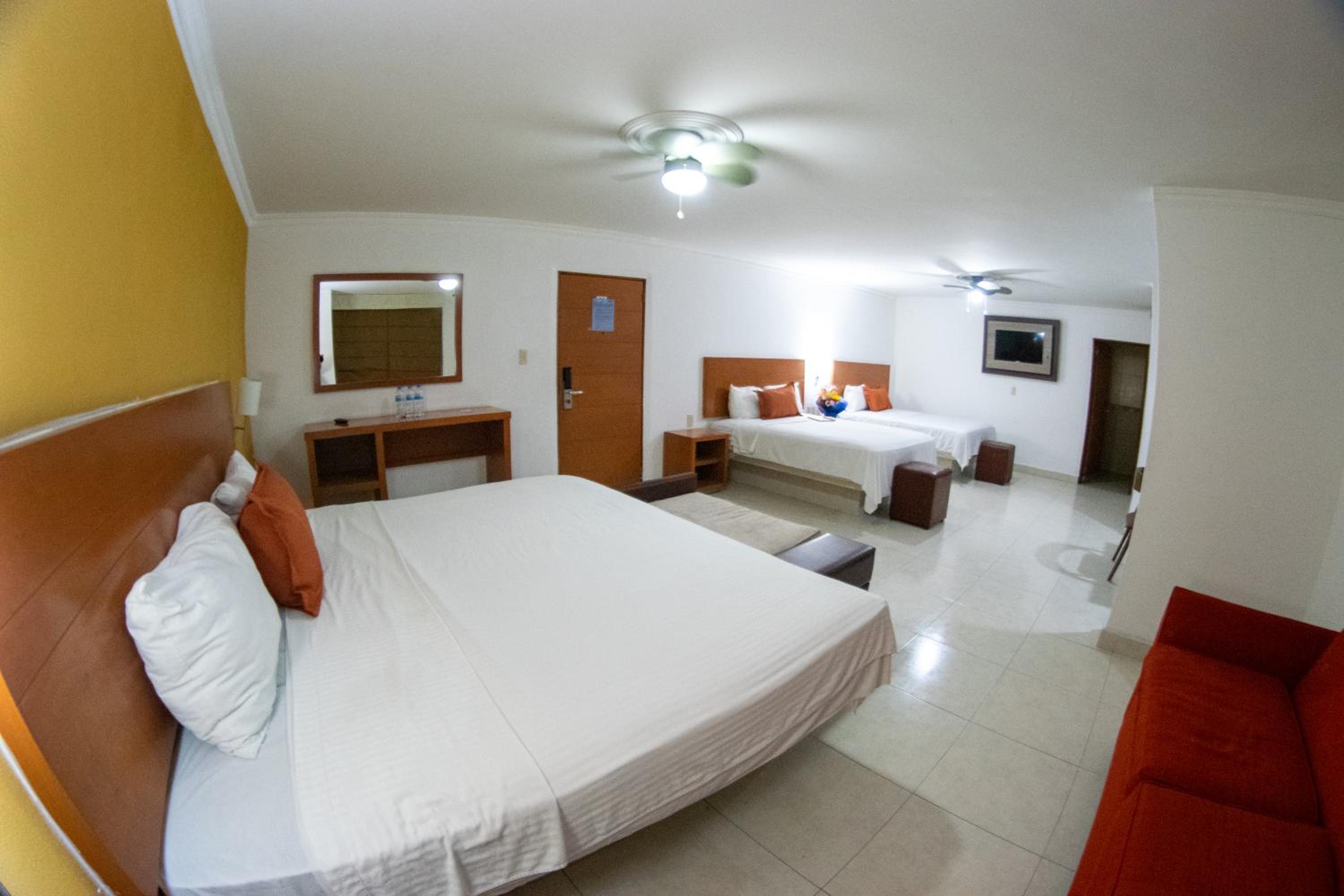 جناح حصري، Hotel Grand River Plaza 7/10
