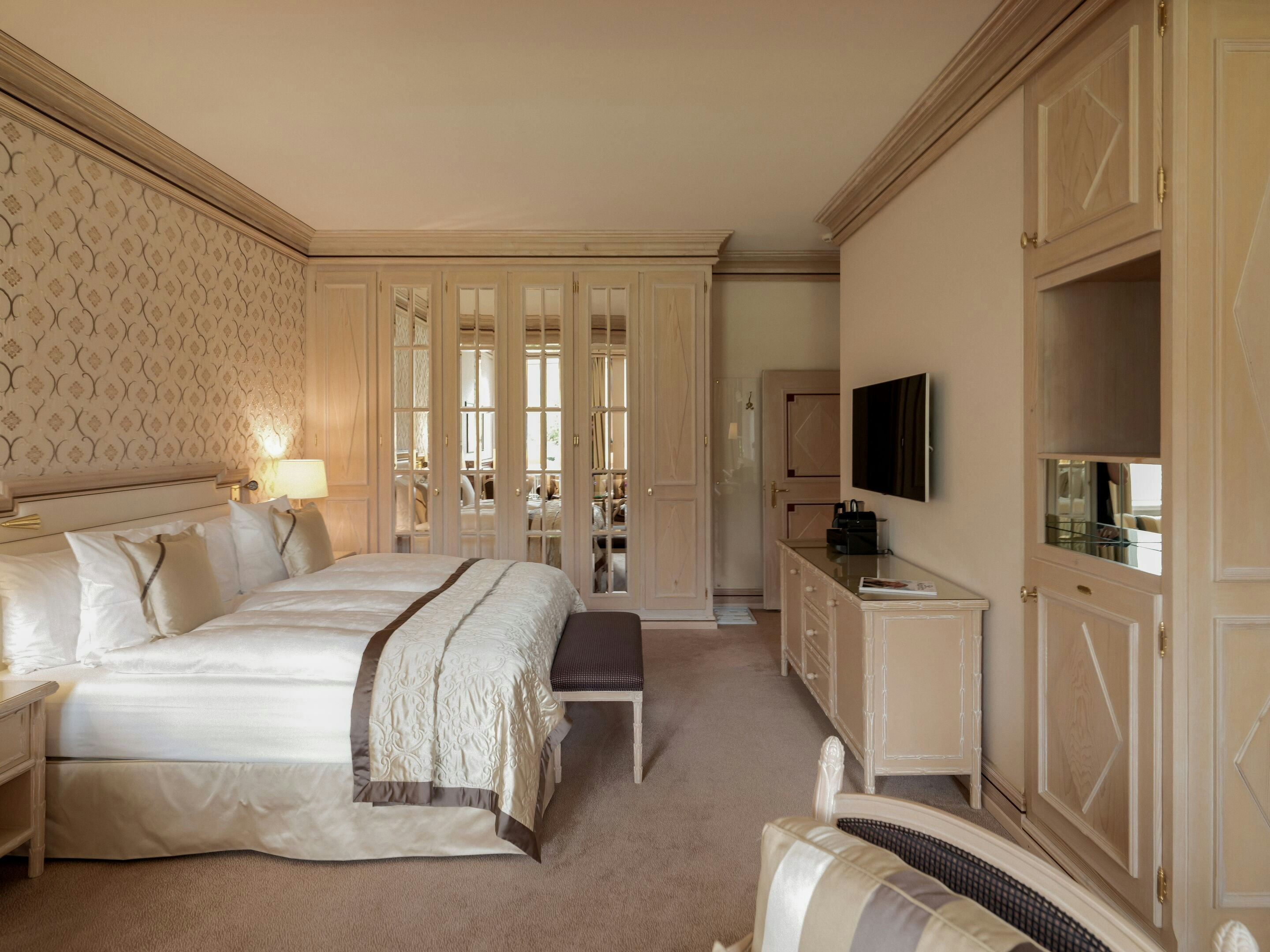 Classic, Deluxe, Double Bed, Lake Side