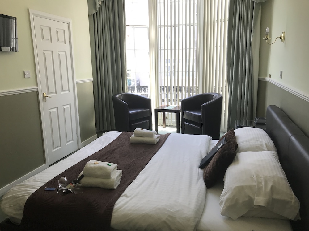 Kempfield House Hotel 6/50