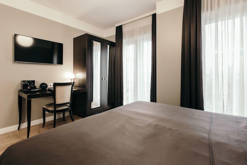 Business, Single, Queen Bed, Hotel Borg by Keahotels 5/10