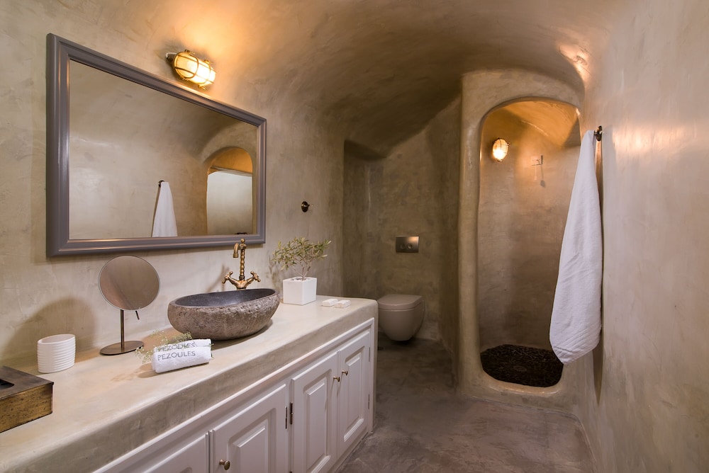 CAVE, SUITE, CALDERA VIEW, HOT TUB