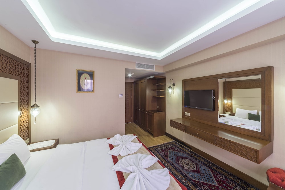 Lalinn Hotel 34/72