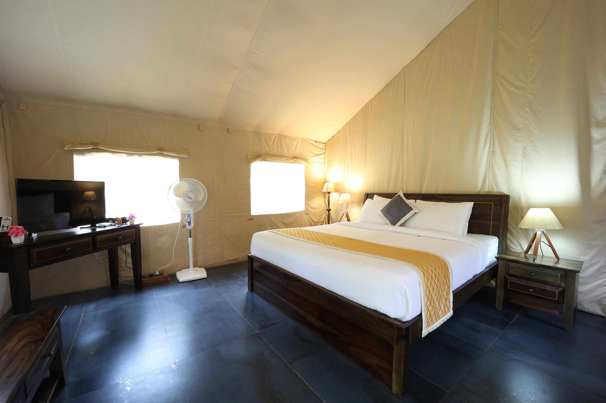 Swiss, Premium, Twin Beds, Queen Bed