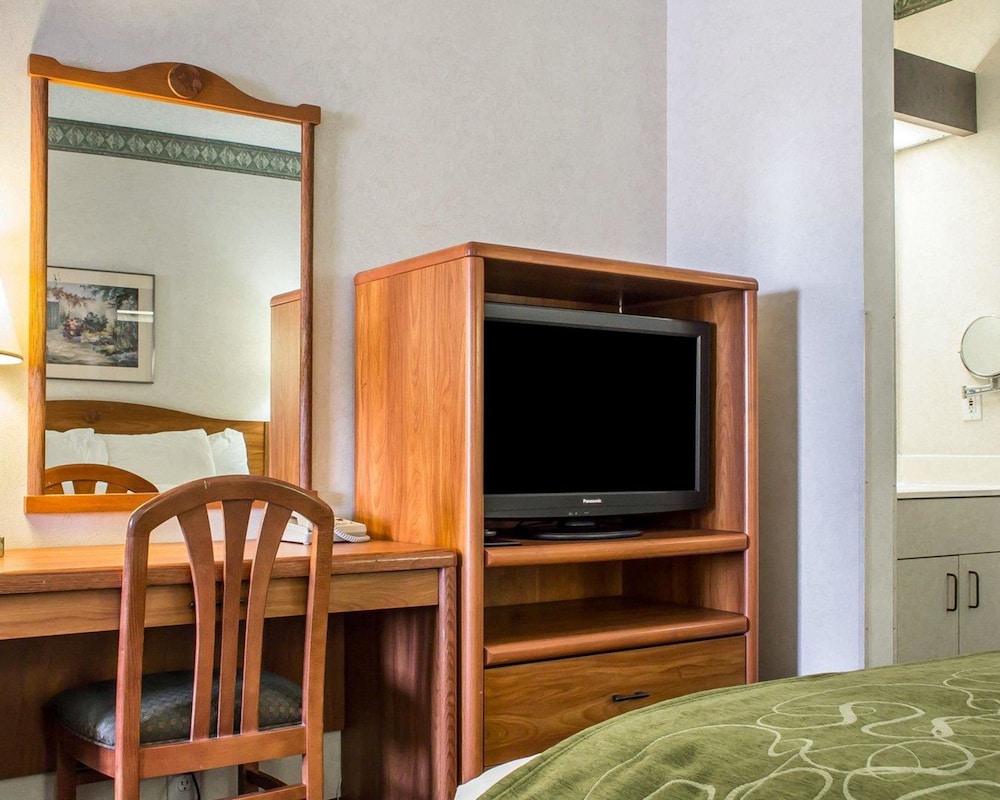 Baymont by Wyndham Phoenix North 45/47