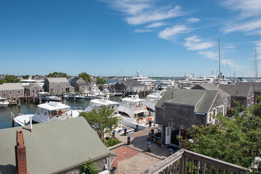 The Cottages And Lofts At Boat Basin 60/66
