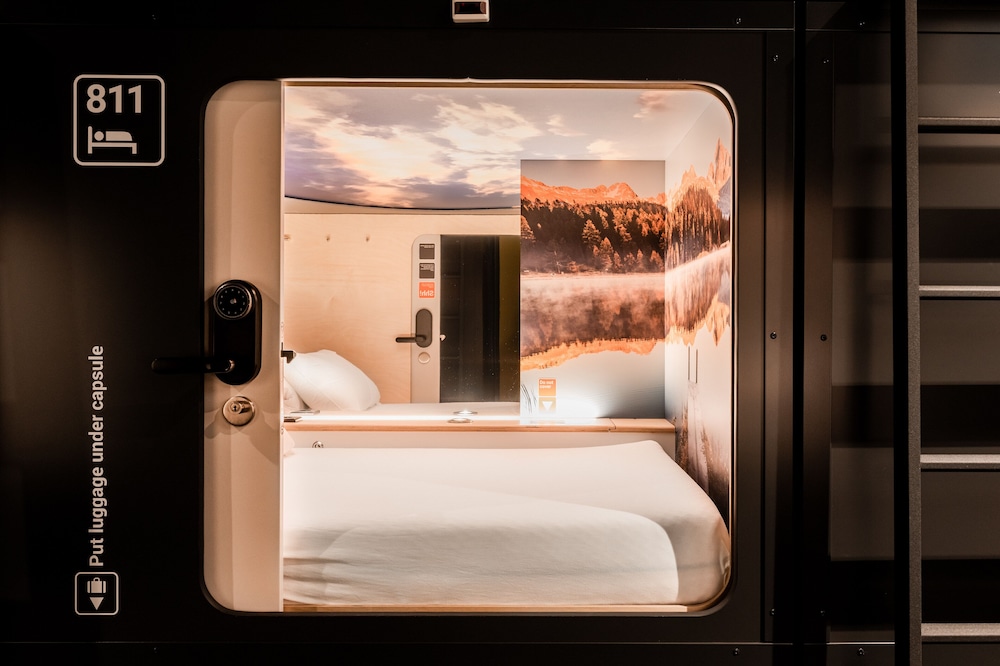 Capsule Hotel - Alpine Garden Zurich Airport 14/37