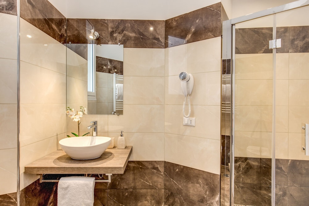 The Bridge Suites 20/51