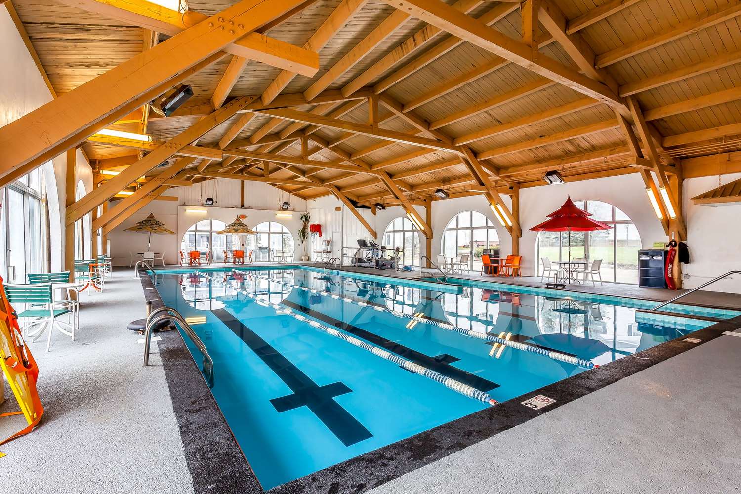 Aurora Inn Hotel And Event Center 30/45