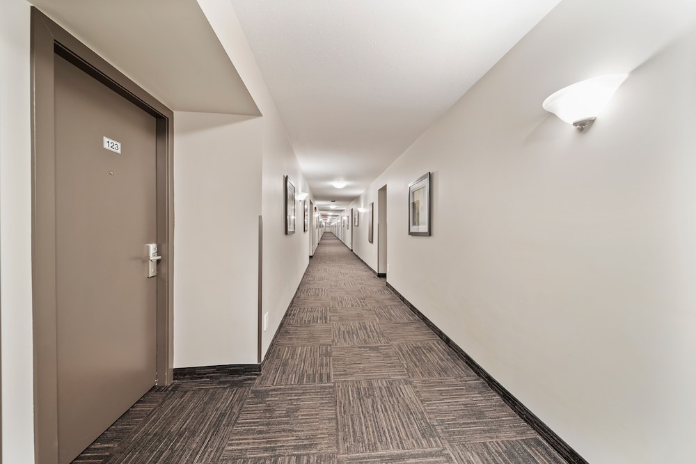 Guest House Inn And Suites 16/46