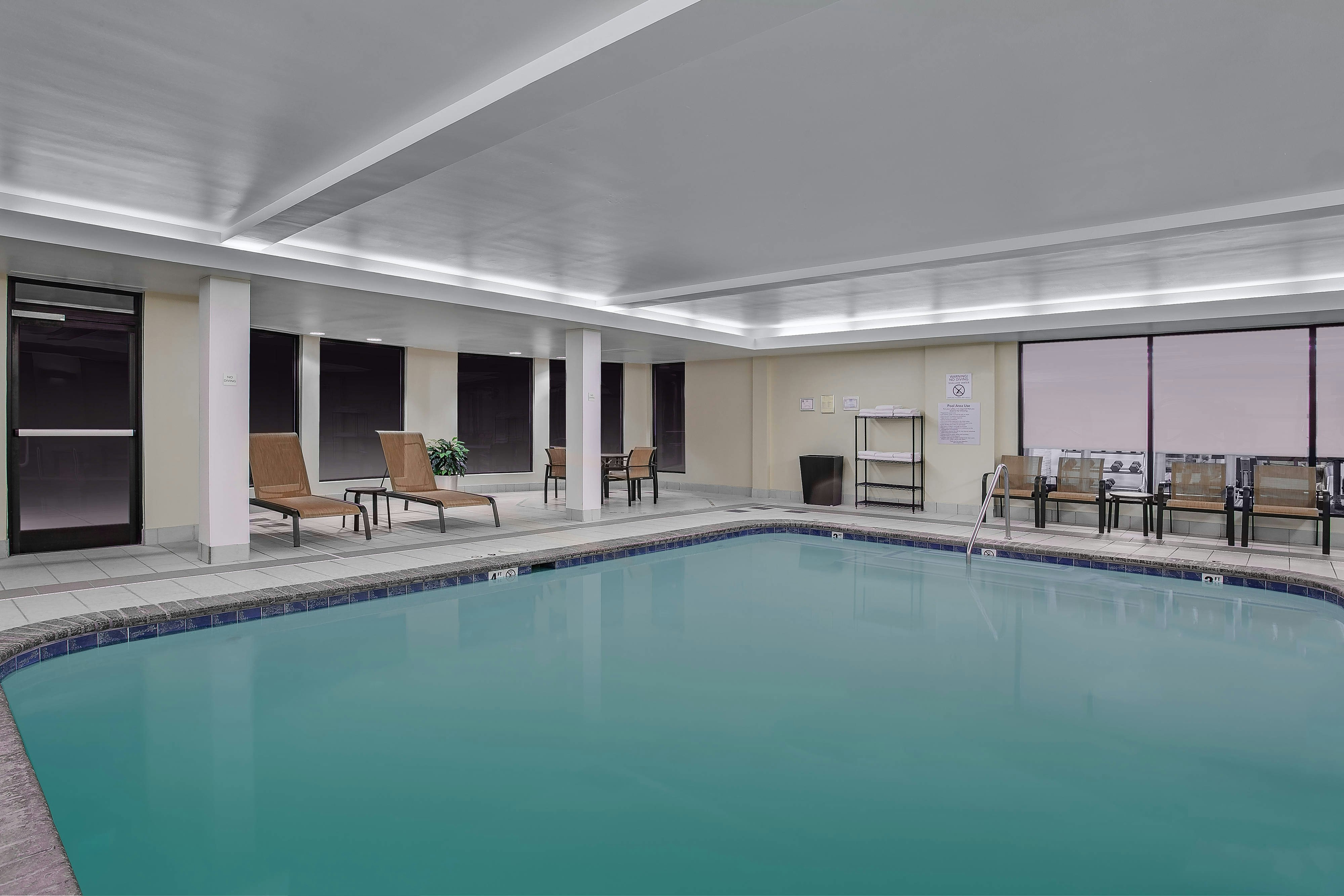 Courtyard By Marriott Knoxville Cedar Bluff 22/39