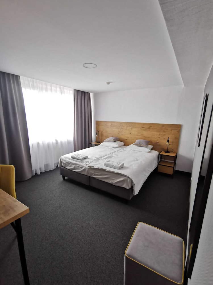 غرفة بسرير مزدوج أو سريرين منفصلين، Gold Hotel Zlotoryja 4/10