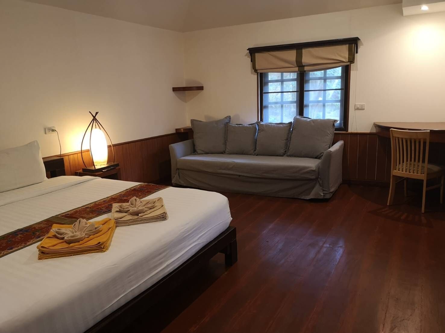 HUT, FAMILY, BUNGALOW, TRIPLE, PRIVATE BATHROOM