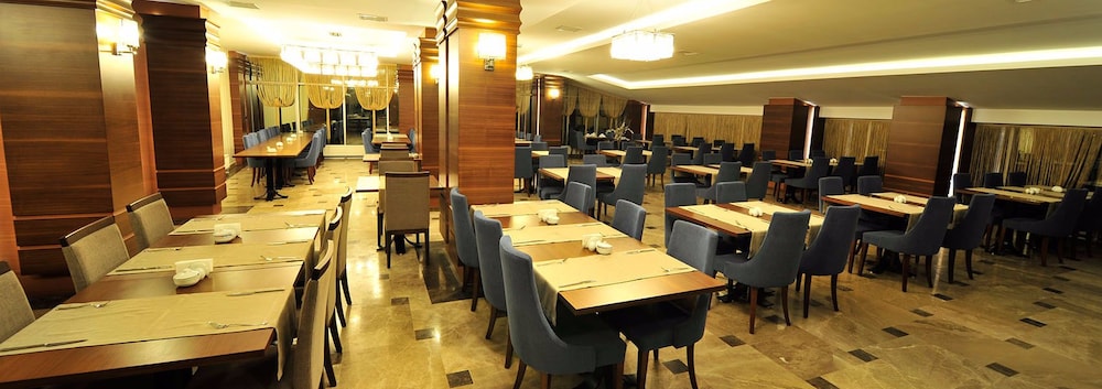 GRAND CENAS HOTEL 16/20