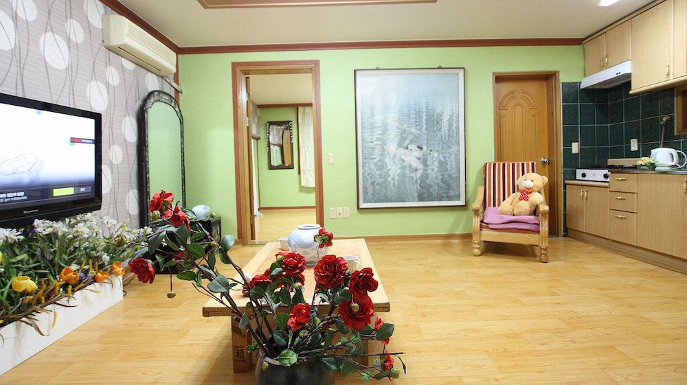 Gyeongju Kb Pension 32/40