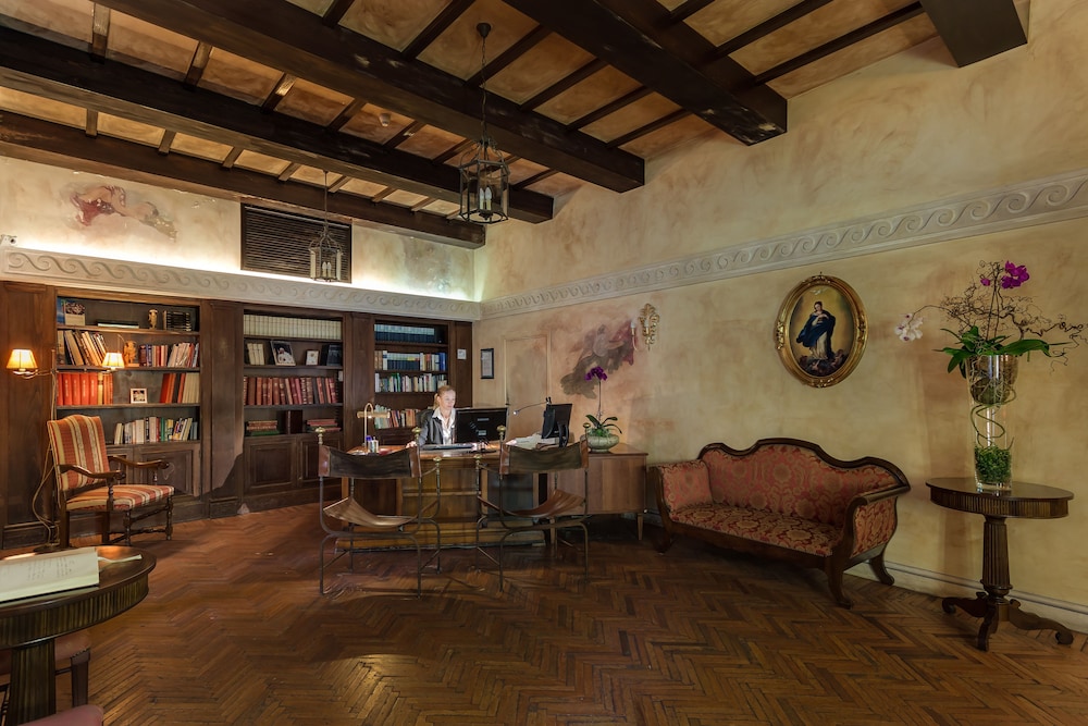 Palazzo Cardinal Cesi 35/59