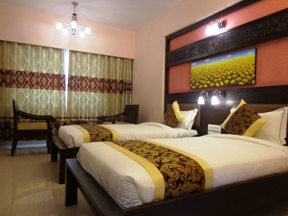 Hotel Ashwa Park 8/17