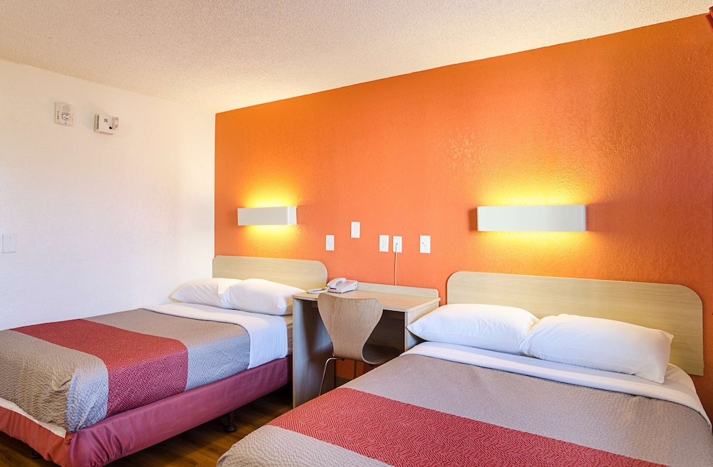 Motel6 Denver, CO – Downtown 25/58