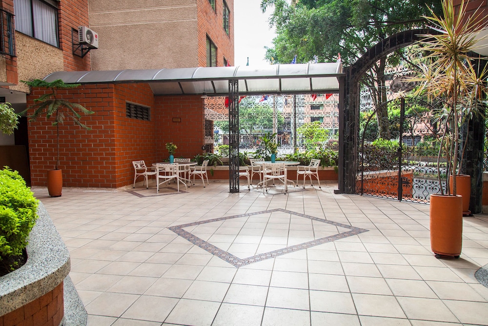 Casa Laureles Hotel 8/50
