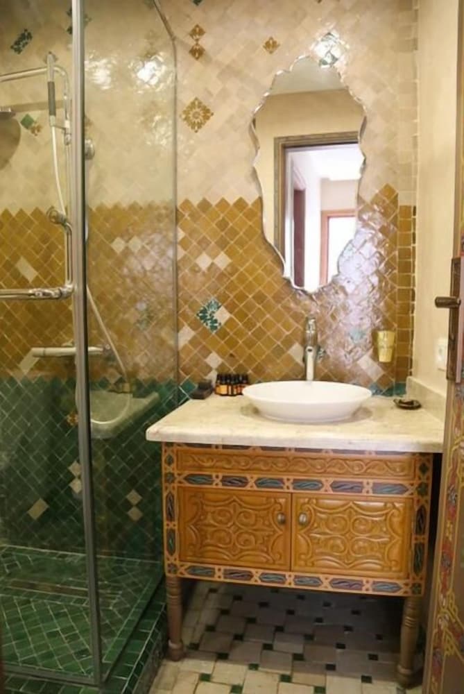 Palais Zahia 69/70