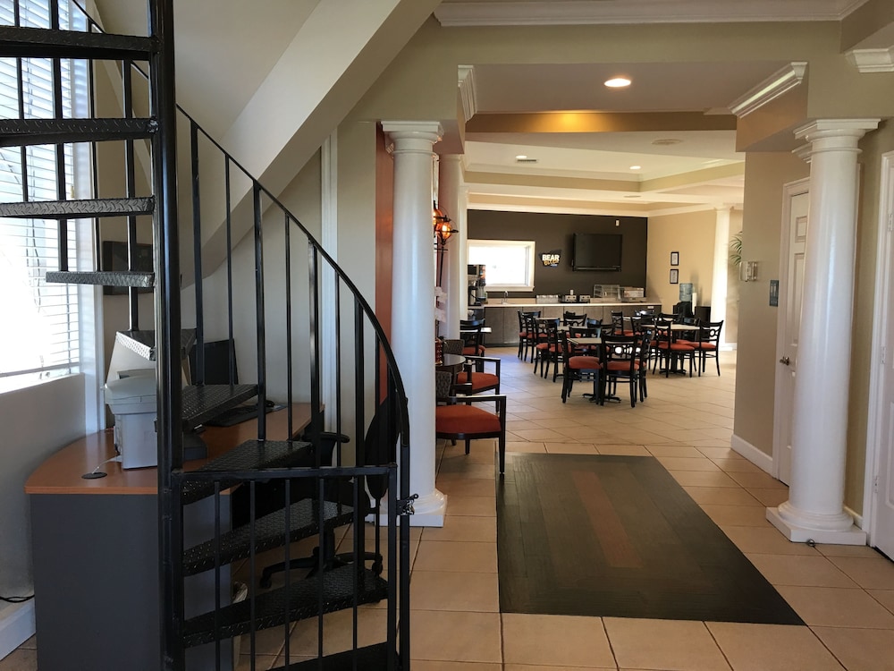 Travelodge By Wyndham Lakeland 42/55
