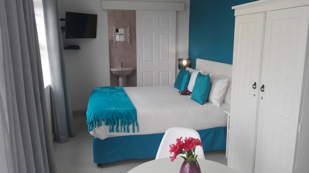 Saldanha Bay Lodge 22/32