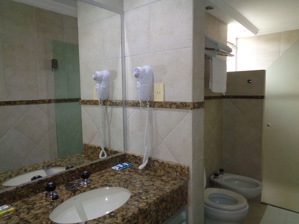 Premier Hill Suites 15/68