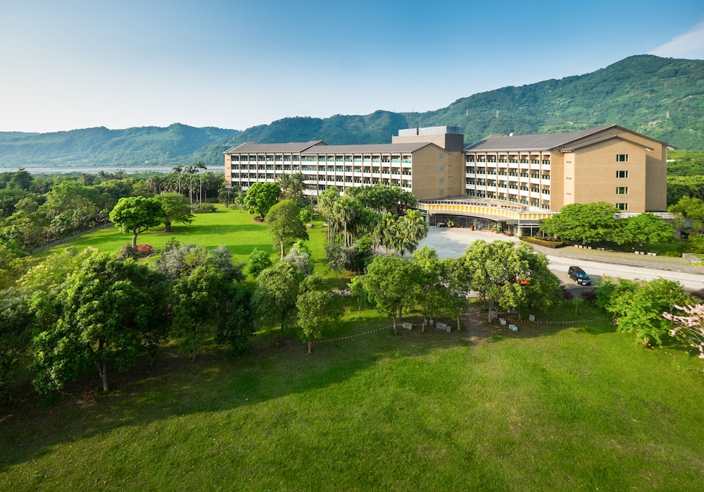 Luminous Hot Spring Resort 41/46