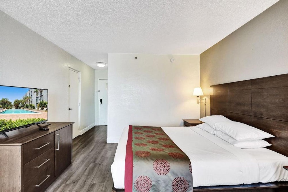 STANDARD, KING BED, ACCESSIBLE