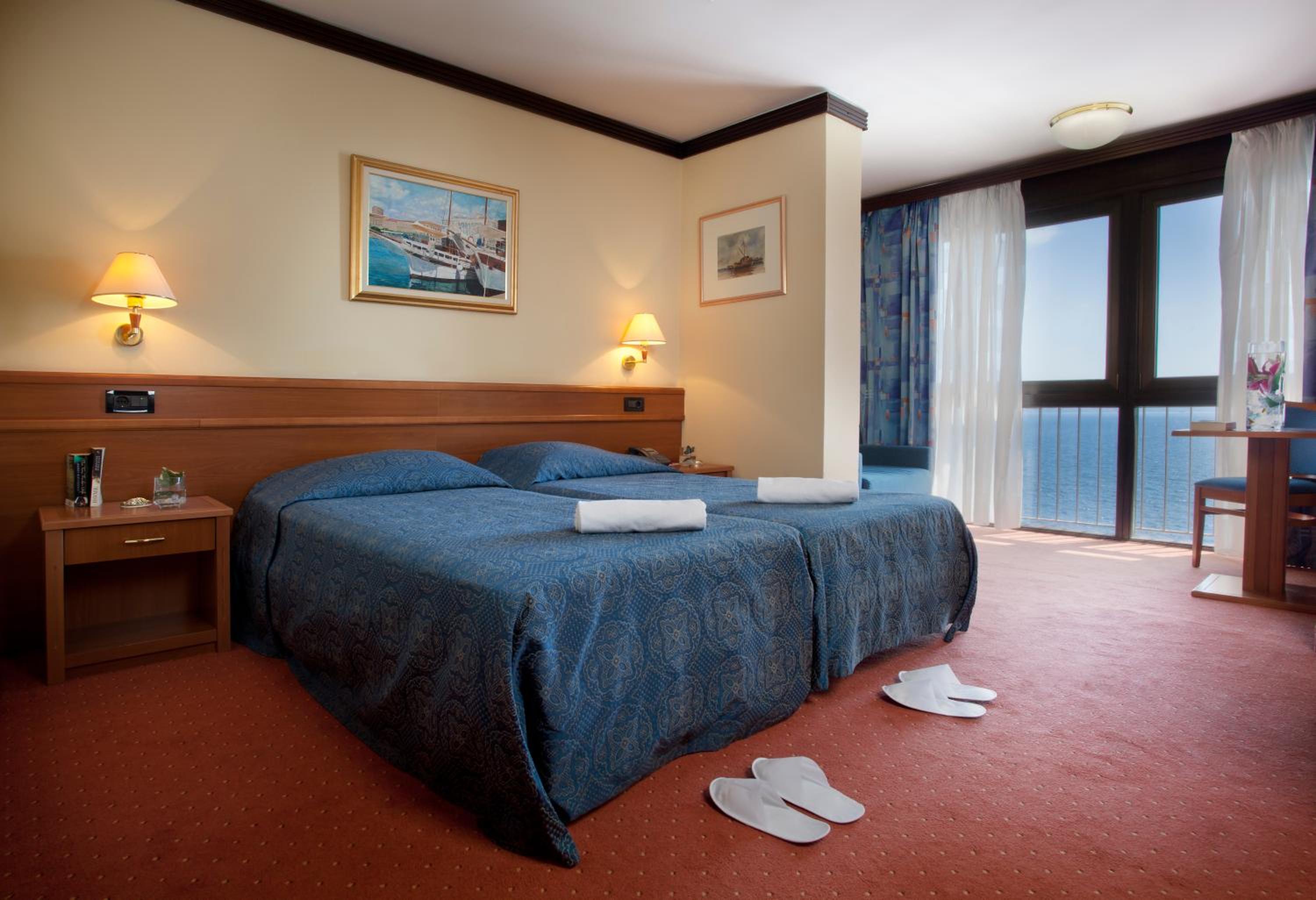 Room, Double or Twin Bed, Sea View