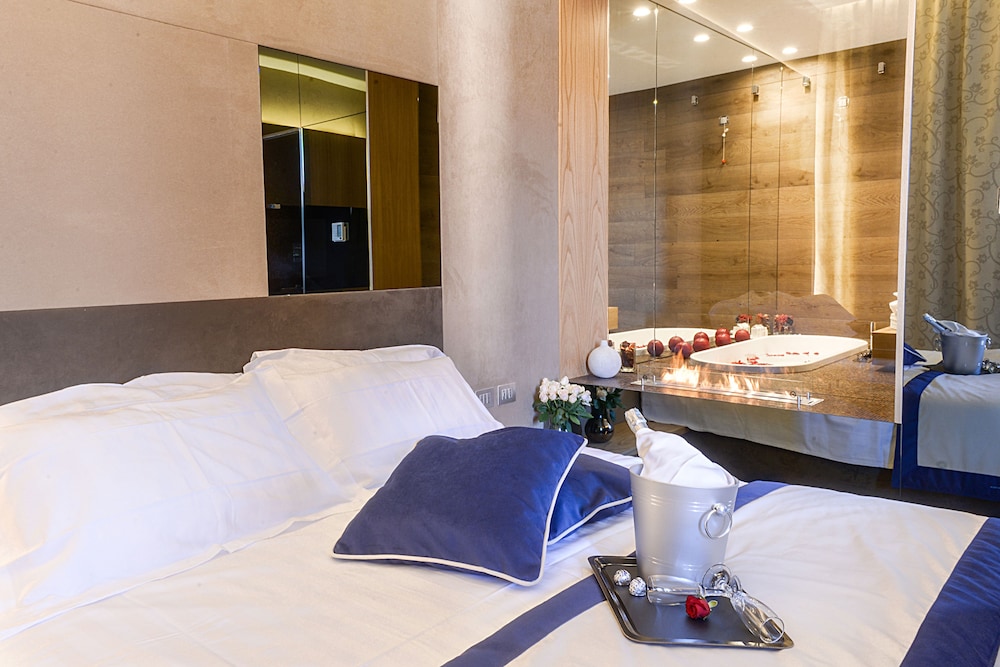 Sun Suite Luxury Pantheon 24/50