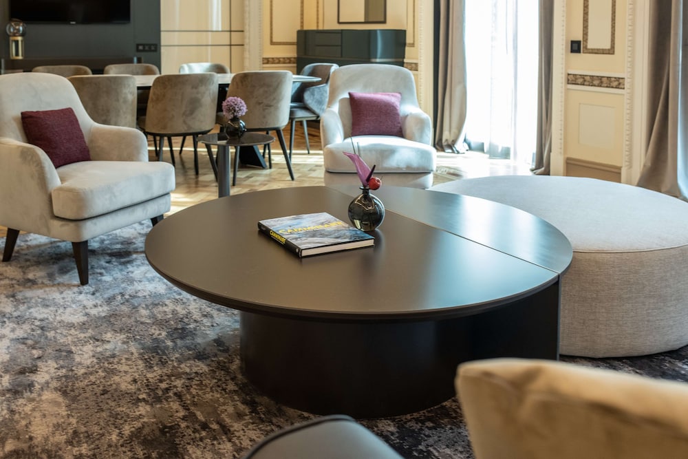 Radisson Collection Hotel, Palazzo Touring Club Milan 46/73