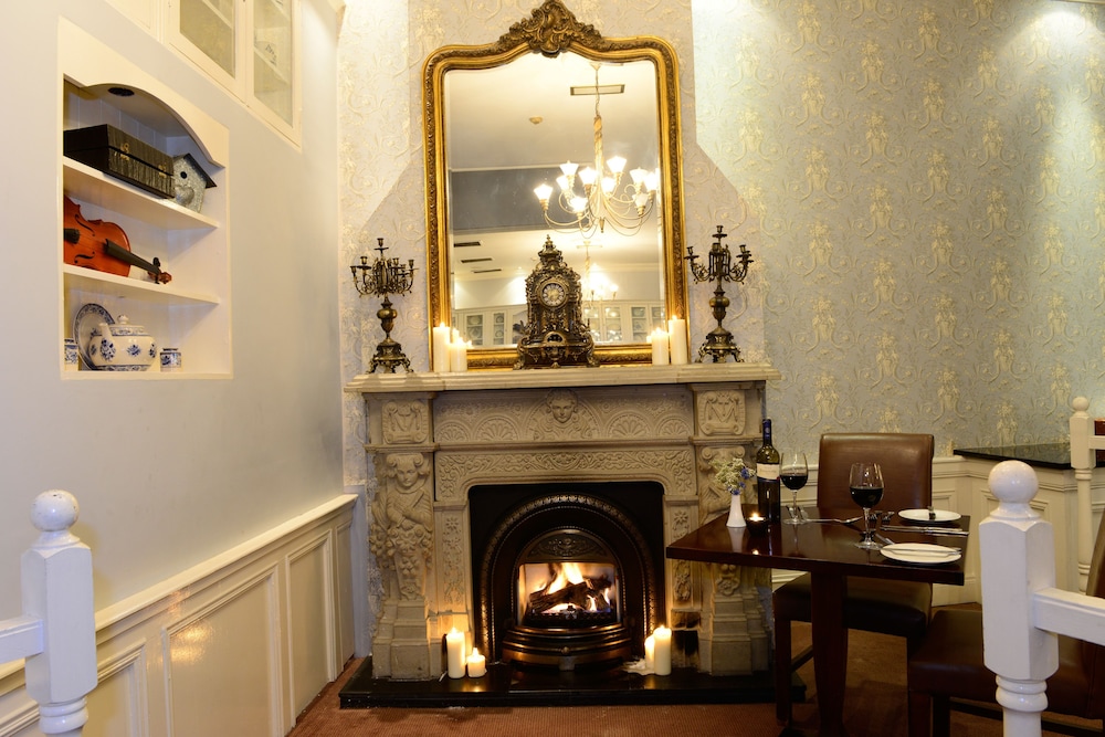 Treacys Hotel Enniscorthy 35/63