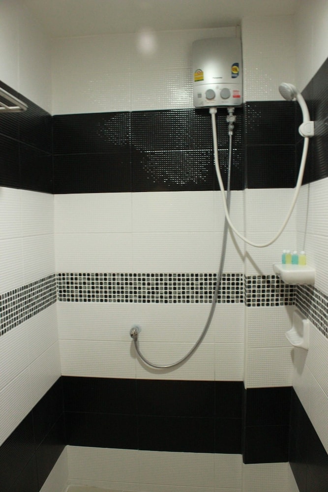 DON MUEANG AIRPORT MODERN BANGKOK HOTEL 20/20