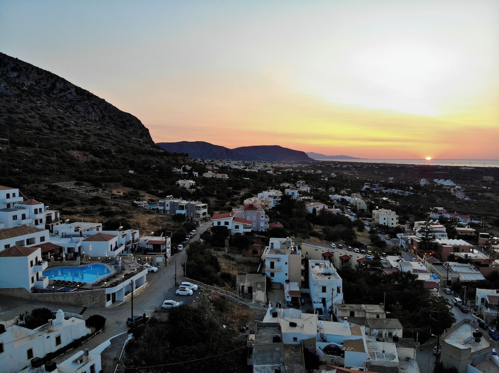 Amazones Village Suites 40/50