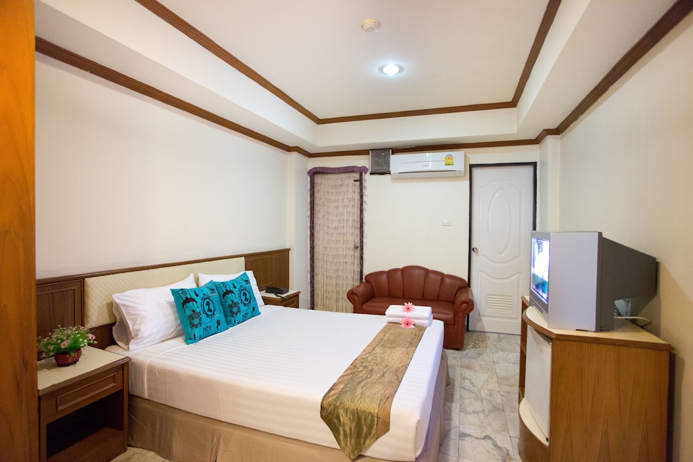 Chaipat Hotel 19/66