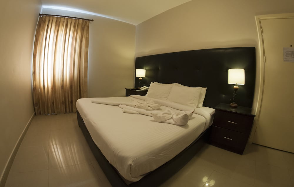 La Maison Hotel 13/33