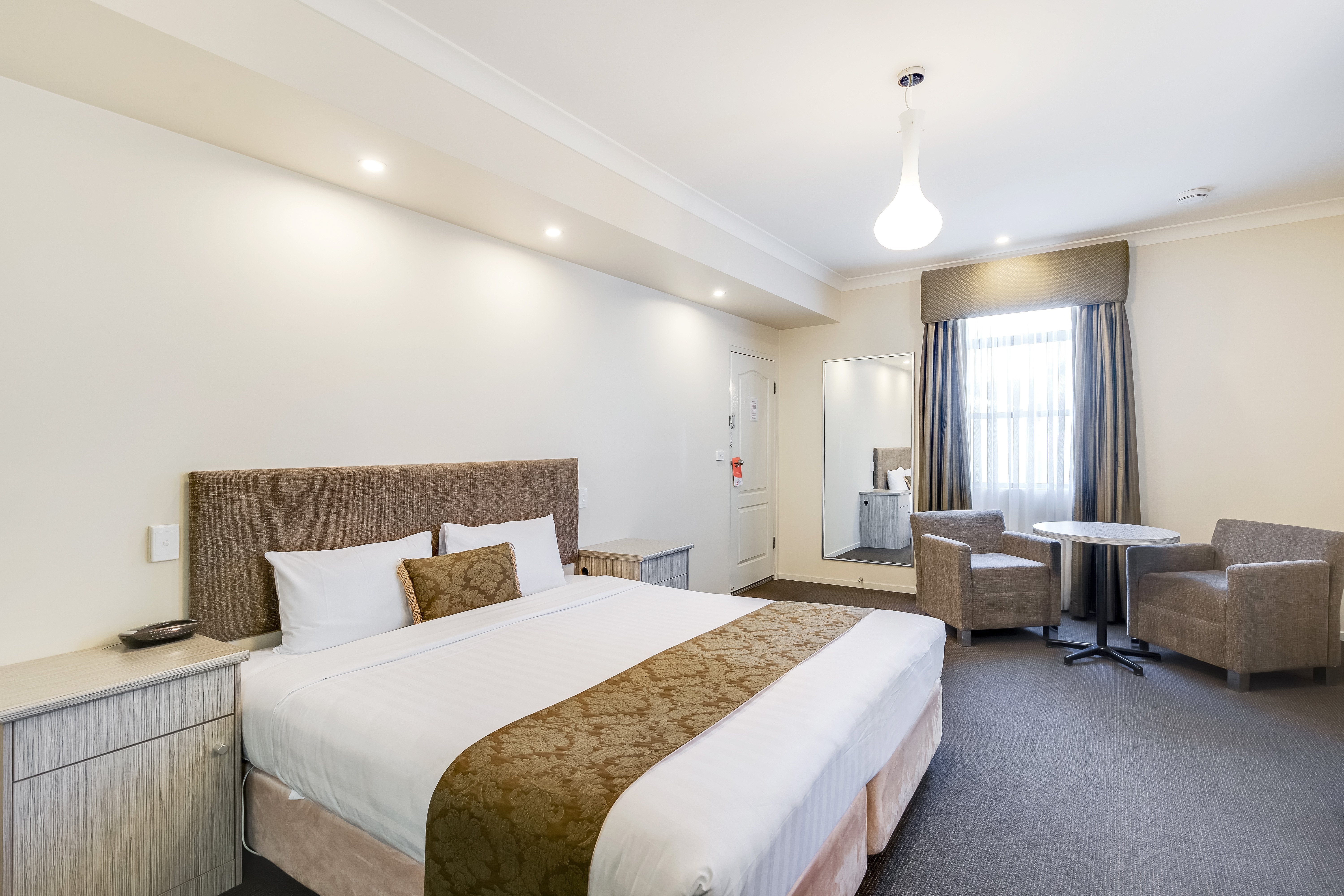 Prince of Wales Motor Inn 14/64