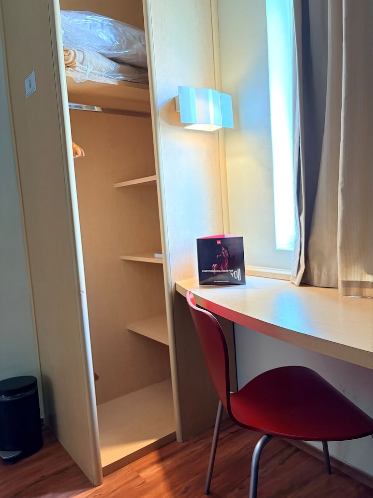 Ibis Monterrey Valle 41/50