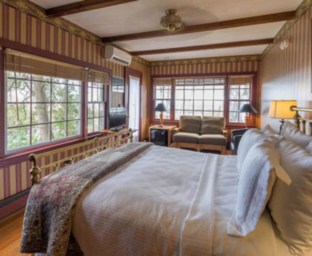 Snug Cottage 11/50