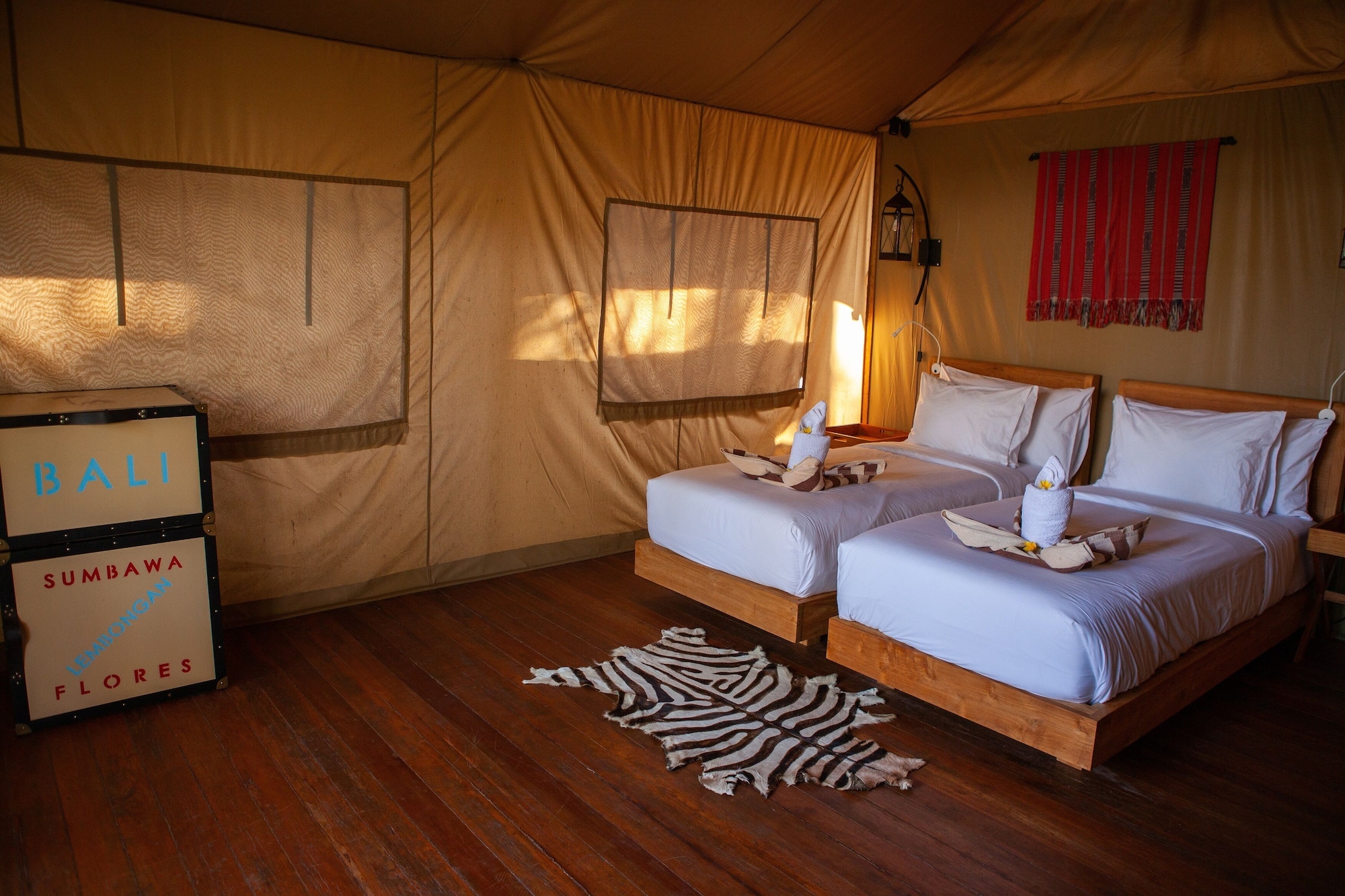BUNGALOW, TWIN BEDS