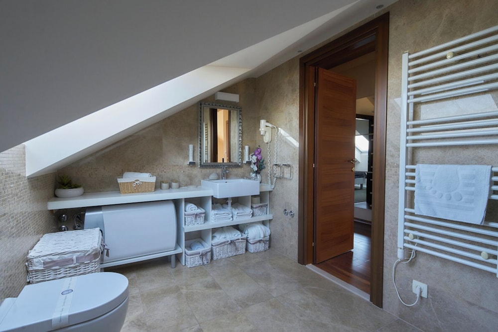 Boutique Hotel Life 50/50