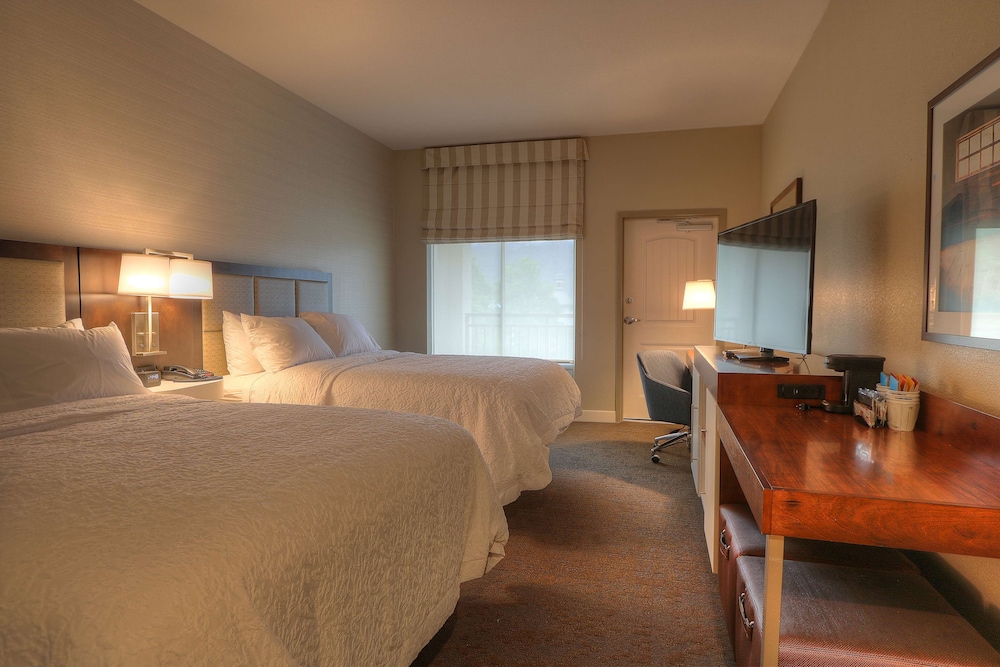Hampton Inn Gatlinburg Historic Nature Trail 13/53