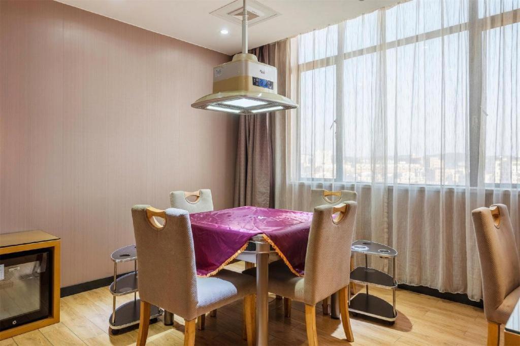 Lavande Hotel(Guangzhou Jiahe Wanggang Metro Station & Junhe Avenue Police Academy Branch) 39/43