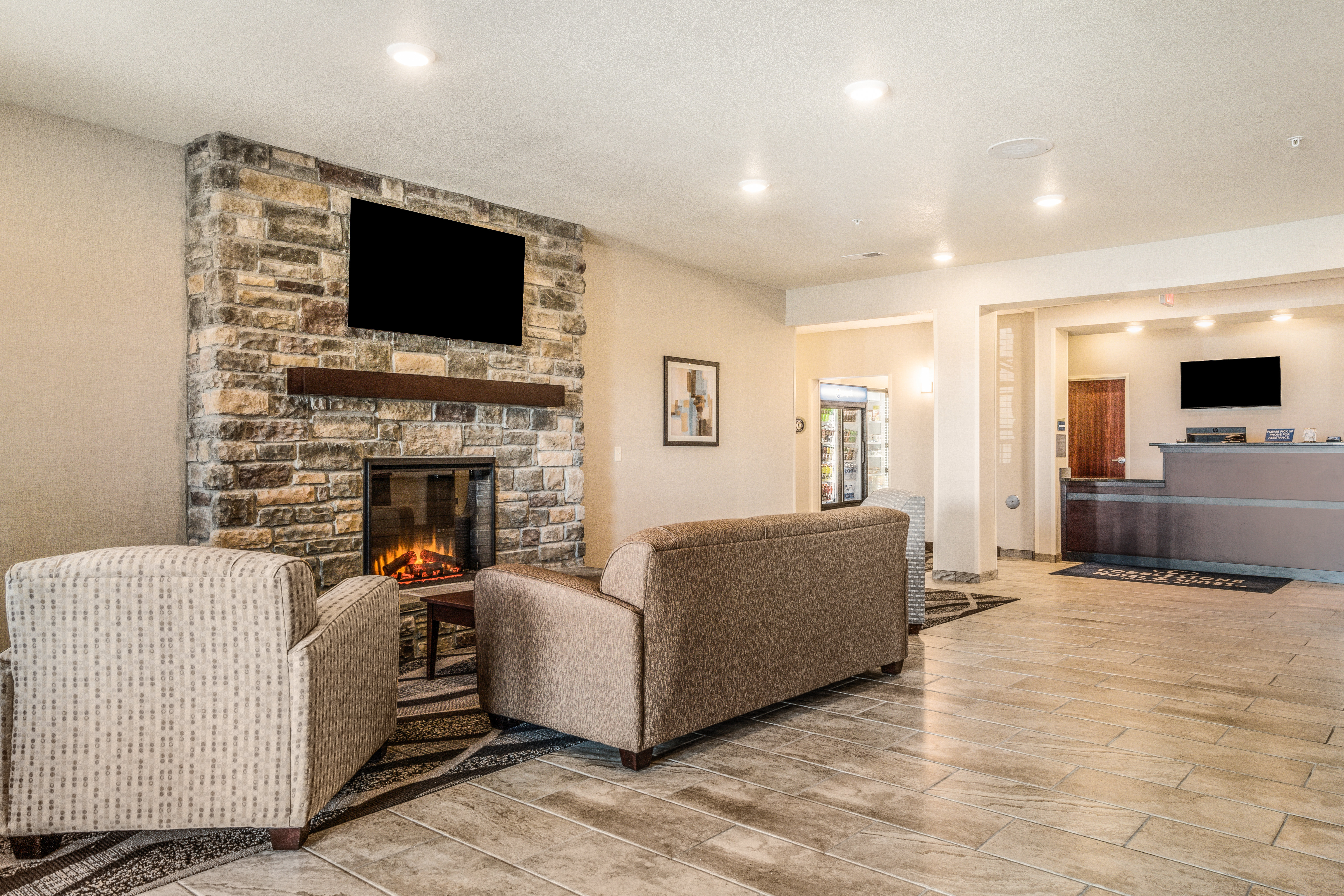 Cobblestone Hotel & Suites - Newport 46/61