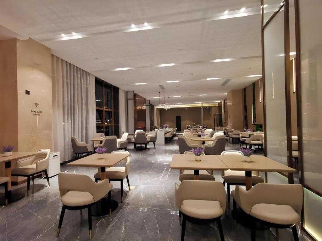 Lavande Hotel (Wuxi East Railway Station) 65/70