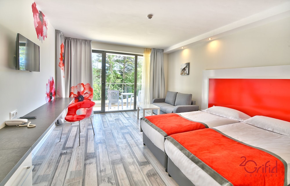 Grifid Hotel Foresta 10/40
